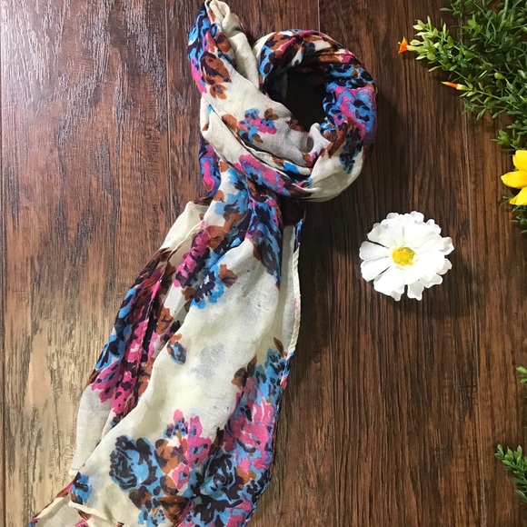 Accessories - Flower Scarf